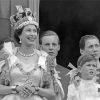 Queen Elizabeth Buckingham Palace Balcony Coronations Diamond Painting